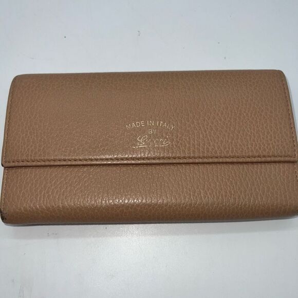 Gucci Pebbled Calfskin Swing Continental Wallet Light Beige Baby Blue Interior - Picture 1 of 16